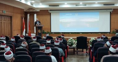محافظ بورسعيد يؤكد على أهمية توعية الشباب بمختلف الموضوعات المجتمعية 