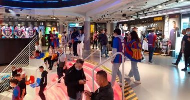 جماهير برشلونة تحتشد فى محيط كامب نو استعدادًا للكلاسيكو