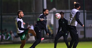 حسام حسن يطمئن على جاهزية لاعبى الاتحاد السكندرى لمواجهة سموحة.. صور