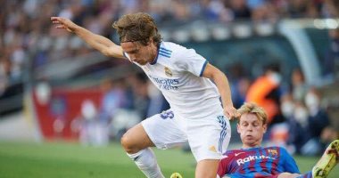 برشلونة يعلن إصابة دي يونج وغيابه ضد فاليكانو بالدوري الإسباني