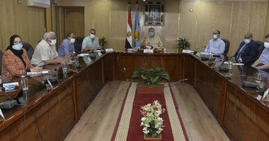 محافظ أسيوط يحفز العاملين بمنظومة تقنين أراضى أملاك الدولة بالبدارى