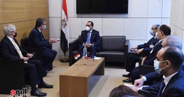 رئيس الوزراء يلتقى المدير العام لبنك كريدى أجريكول خلال زيارته لفرنسا