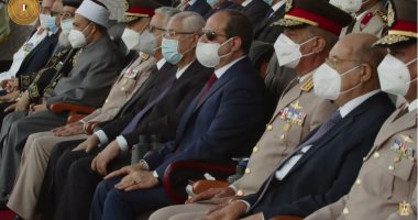 الموسيقات العسكرية تعزف أجمل المقطوعات الوطنية أمام الرئيس السيسي