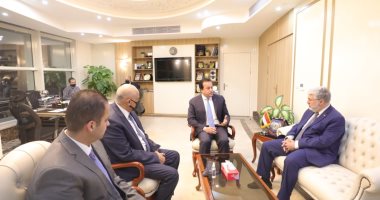 وزير التعليم العالى يبحث سبل التعاون مع رئيس الجامعة الأمريكية فى بيروت