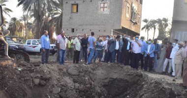 محافظ أسيوط يقود حملة مكبرة لإزالة التعديات بقرية الزاوية.. صور