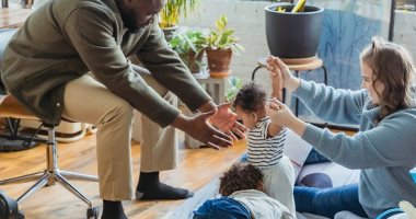 5 نصائح لتساعد طفلك على تعزيز ثقته بنفسه.. "خليك لطيف وامنحه مساحة آمنة"