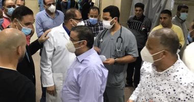 جولة مفاجئة فى منتصف الليل لرئيس جامعة القناة بالمستشفيات الجامعية.. صور