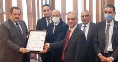 رئيس القابضة للملاحة الجوية يهنئ المصرية للمطارات بتجديد اعتماد الأيزو