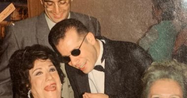 شريف منير فى صورة من الذكريات مع سميحة أيوب وأحمد السقا