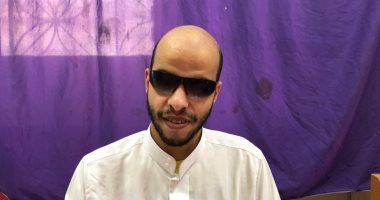 النور مكانه فى القلوب.. محمد عمران يتحدى فقدان بصره ويبدع فى تلاوة القرآن والإنشاد