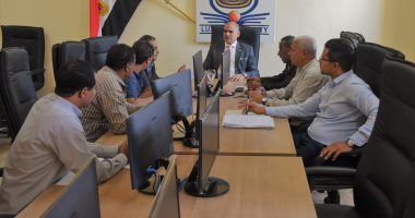 رئيس جامعة الأقصر يبحث آليات تسكين أعضاء هيئة التدريس ومعاونيهم