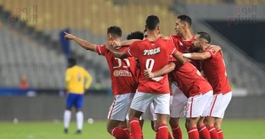 الأهلي يقسو على الإسماعيلى برباعية ويتصدر الدورى.. بيرسى تاو يرفع شعار "الغالى ثمنه فيه".. موسيمانى يثبت جدارته فى أول طلة.. الدراويش يعانون.. وأحمد عبد القادر يضع بصمته الأولى.. فيديو وصور