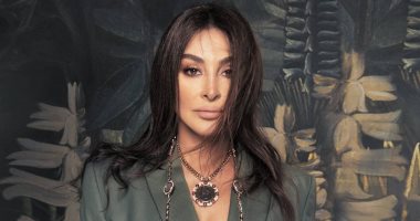 إليسا تحتفل بعيد ميلادها الـ50 على طريقتها الخاصة..ونوال الزغبي: نجمة فارقة