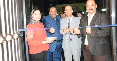 نائب رئيس جامعة أسيوط يفتتح معرض فنانى أسيوط بقصر الثقافة