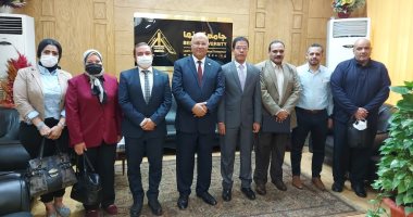رئيس جامعة بنها يستقبل وفد مركز الخدمات الإلكترونية والمعرفية بالمجلس الأعلى للجامعات