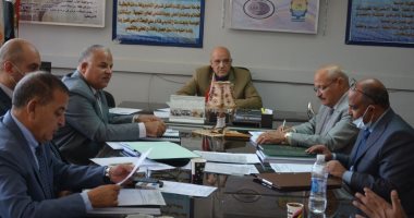 لجنة قيادات جامعة أسوان تستقبل المتقدمين للوظائف القيادية.. صور
