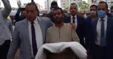 الكفن ينهى خصومة ثأرية بين قبيلتى القليعات وآل ظريفة بالغردقة.. صور وفيديو