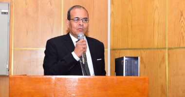 ورشة عمل بجامعة سوهاج "آليات التحفيز والتشجيع لأعضاء الجهاز الإدارى".. صور