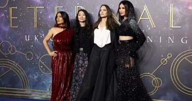 أحدث إطلالة للنجمة إنجلينا جولى وأبنائها وسلمى حايك في "BFI IMAX Waterloo"