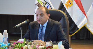 رئيس جامعة بنى سويف: مقررات إلكترونية بمركز التعلم المدمج 