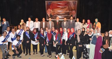 رئيس جامعة الأقصر يشهد حفل استقبال الطلاب الجدد بكلية الفنون الجميلة.. صور
