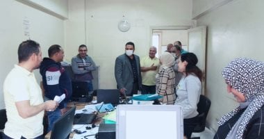وكيل "صحة المنوفية" يتابع عمل الفرق المتنقلة لتطعيم المواطنين ضد كورونا