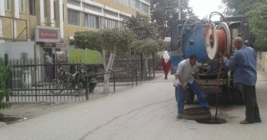 بنى سويف: رفع أغطية المطابق وإزالة الرواسب ومراجعة غرف تصريف الأمطار