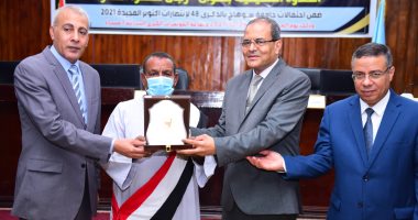 رئيس جامعة سوهاج يشهد فعاليات الندوة التثقيفية عن أبطال حرب أكتوبر