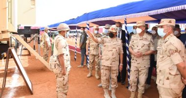 وزير الدفاع يشهد البيان العملى "مجد-16" الذى تنفذه إدارة المدفعية بالذخيرة الحية