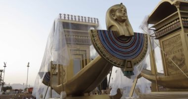 المراكب المقدسة تستقر فى قلب طريق الكباش استعدادا للحفل العالمى.. ألبوم صور