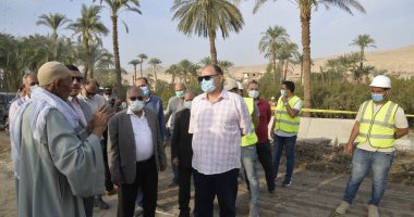 محافظ أسيوط يتابع إنشاء بعض الكبارى على ترعة ابراهيم بك بقريتى بويط والخوالد