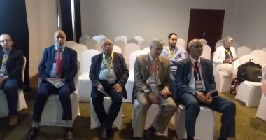 وزير الرى الأسبق: تحلية مياه الآبار قليلة الملوحة أقل تكلفة من ماء البحر.. صور