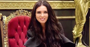 دينا تقابل محمود حميدة في مسلسل "نقل عام" وتجسد دور زوجته