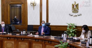 رئيس الوزراء: الرئيس السيسي يتابع الموقف التنفيذى للمشروعات أولاً بأول
