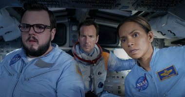 الملامح الأولى لفيلم Moonfall لـ هالى بيرى وباتريك ويلسون.. فيديو