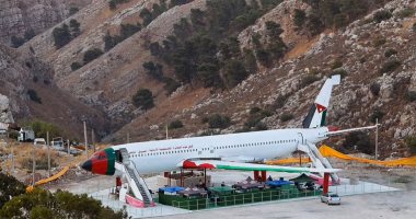 "بويتج 707".. شباب يحولون طائرة مهجورة إلى مطعم فى الضفة الغربية.. ألبوم صور