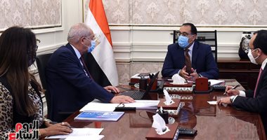 رئيس الوزراء يستعرض موقف تنفيذ عدد من مشروعات المنطقة الاقتصادية لقناة السويس