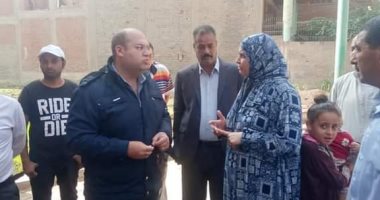 رصف شوارع بالإنترلوك بمنشأة القناطر بالجيزة ونائب المحافظ يتفقد أعمال النظافة