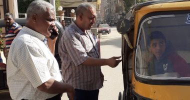 استمرار حملات تنظيم وترقيم مركبات التوك توك بطهطا شمال سوهاج.. صور