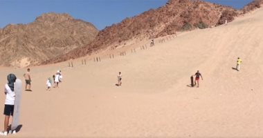 سائحون من كل الدنيا يستمتعون بمعالم محمية نبق الساحرة بجنوب سيناء.. لايف