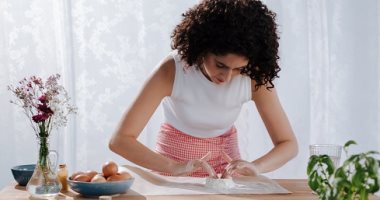 طريقة عمل كب كيك البيض بالخضار.. وجبة سهلة للأطفال