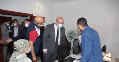 محافظ بنى سويف يتفقد حملة تطعيم لقاح كورونا ضمن مبادرة (معاً نطمئن ..سجل الآن)