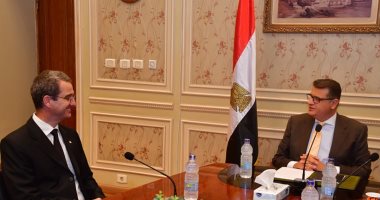 "حقوق إنسان النواب": الصليب الأحمر أبدت رضاها التام عن مركز التأهيل بوادى النطرون.. طارق رضوان لرئيس البعثة: التحول فى مفهوم السجون ترجمة لبناء الجمهورية الجديدة.. ويؤكد: غلق 12 سجنا يوفر ملايين الجنيهات