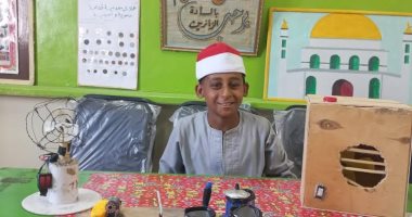 طالب أزهرى يبتكر أجهزة كهربائية من مخلفات بيئية.. اعرف التفاصيل
