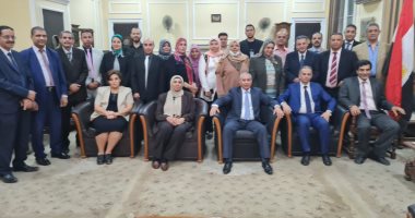 رئيس الشهر العقارى يوجه إدارات التفتيش المالى بالمتابعة للنواحى المالية 