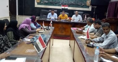 رئيس جامعة أسوان يجتمع بعمداء الكليات لاعتماد البرنامج التعليمى والمؤسسى