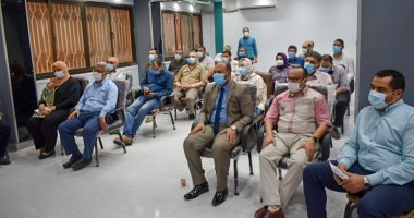 صحة الشرقية تجتمع بمديرى المستشفيات لبحث خطة العمل وتطعيم المواطنين بلقاح كورونا