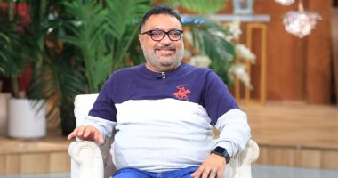 "معكم منى الشاذلى" يحتفل بعبد الرحيم كمال فى عيد ميلاده الخمسين.. الليلة