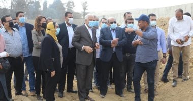 محافظة الجيزة تنشئ اسطبلات خيل للمنطقة الأثرية بالأهرامات بديلة للعشوائية