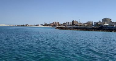 طقس رائع وأجواء مشمسة على كورنيش وشواطئ مطروح.. فيديو وصور